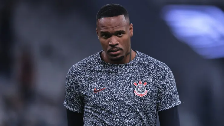 Crise de Carlos Miguel na Inglaterra chega até o Corinthians após briga judicial