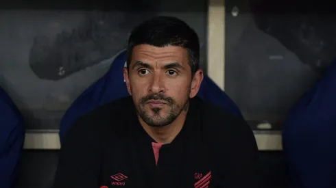 Lucho já foi rebaixado comandando o Ceará, em 2022. Foto: Thiago Ribeiro/AGIF