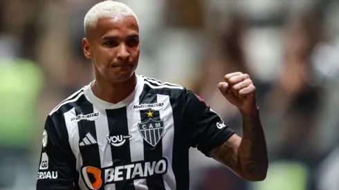 Deyverson anotou dois gols e viralizou por lances