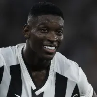 Luiz Henrique faz partida incrível em goleada histórica do Botafogo e torcedores envolvem Estêvão: "nem se nascer de novo"