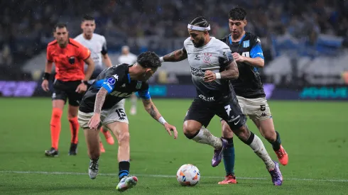 Memphis jogador do Corinthians durante partida contra o Racing. Foto: Ettore Chiereguini/AGIF