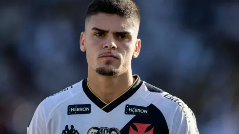 Foto: Thiago Ribeiro/AGIF - Pec com a camisa do Vasco