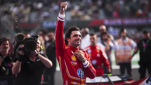 Carlos Sainz comemorando no GP do México