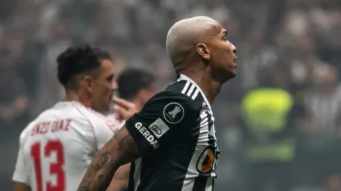 Deyverson, jogador do Atlético, durante partida contra o River Plate no estadio Arena MRV pelo campeonato Copa Libertadores 2024.
