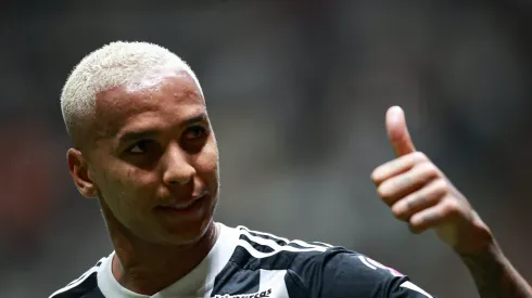 Deyverson, jogador do Atlético, está fora da final da Copa do Brasil.