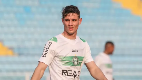 Natanael em ação na Ressacada. Foto: Lucas Gabriel Cardoso/AGIF