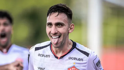 Mosquito comemorando gol contra o Juventude. Foto: Jhony Pinho/AGIF