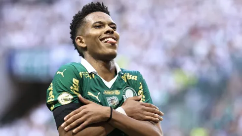 Estêvão jogador do Palmeiras comemora seu gol durante partida contra o Fortaleza no Allianz Parque pelo Campeonato Brasileiro A 2024. Foto: Marcello Zambrana/AGIF