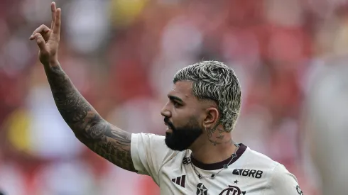 Gabigol jogador do Flamengo durante aquecimento antes da partida contra o Palmeiras no Maracanã pelo Campeonato Brasileiro A 2024. Foto: Thiago Ribeiro/AGIF