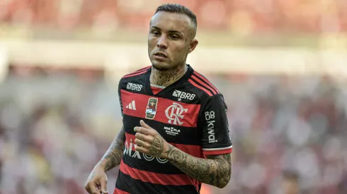 Everton Cebolinha jogador do Flamengo durante partida no Maracanã pelo Campeonato Carioca 2024. Foto: Thiago Ribeiro/AGIF