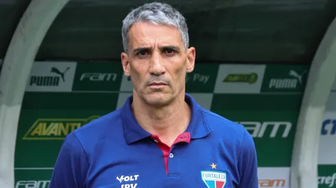 Palmeiras entra no páreo para tirar camisa 9 favorito de Vojvoda