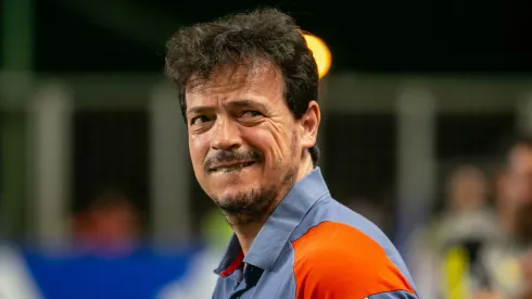 Titular de Fernando Diniz interessa ao Corinthians.