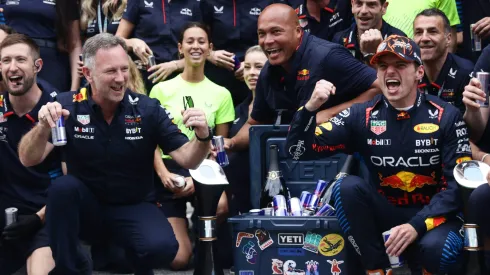 Horner e Verstappen comemorando a vitória no GP de Barcelona