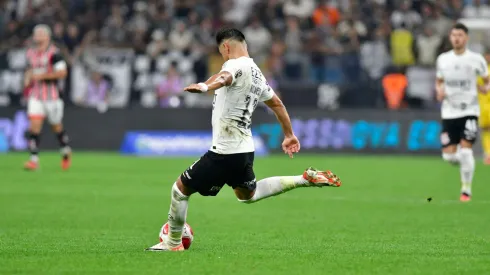 Corinthians e Cruzeiro entram em campo pela 34ª rodada.