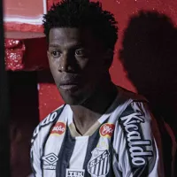 Gil aceita adiar aposentadoria, mas pede salário de R$ 500 mil para renovar com Santos