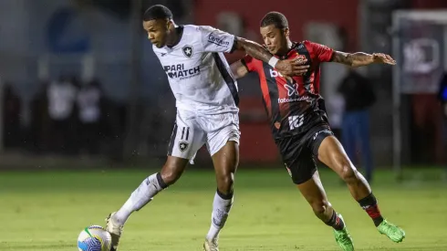 Junior Santos jogador do Botafogo durante partida contra o Vitoria. Foto: Jhony Pinho/AGIF