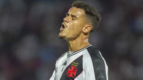 Gabriel Pec, cria do Vasco, exaltou Coutinho. jogador do Vasco lamenta durante partida contra o Sao Paulo no estadio Brinco de Ouro pelo campeonato Brasileiro A 2024. Foto: Anderson Romao/AGIF