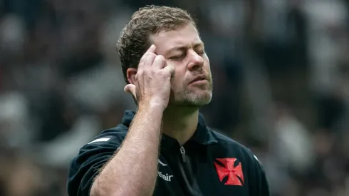 Vasco demitiu Rafael Paiva.