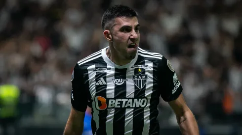 Rodrigo Battaglia em ação pelo Atlético-MG – Foto: Fernando Moreno/AGIF.