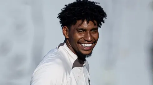 Hugo Souza em treinamento no CT Joaquim Grava. Foto: Rodrigo Coca/Corinthians