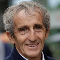 Alain Prost compara Verstappen a si mesmo após tetracampeonato: “Ele se aproxima de mim”