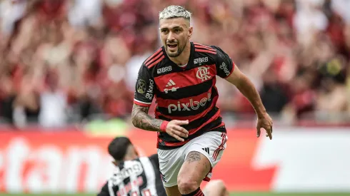 Arrascaeta jogador do Flamengo comemora seu gol durante partida. Foto: Thiago Ribeiro/AGIF