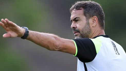 Artur Jorge estuda 3 mudanças no Botafogo contra SPFC