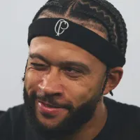 Memphis Depay não perdoa e provoca jogador do Grêmio na web "Não deveria..."