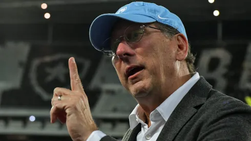 STJD marca julgamento que pode suspender John Textor por até 27 meses