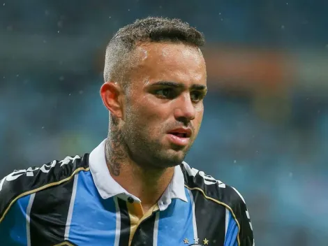 Luan, ídolo do Grêmio, cogita se aposentar do futebol