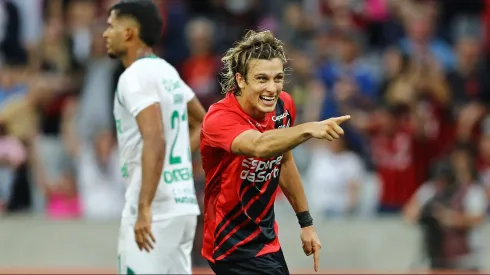 Santos procura informações sobre a contratação de Canobbio