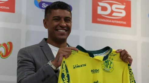 Novo diretor de futebol do Mirassol, Paulinho negocia contratação de meia do Peixe para 2025