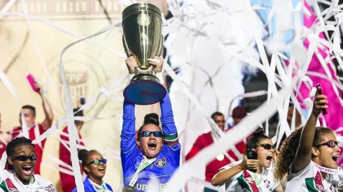 Meninas de Xerém comemoram título da Copinha Feminina 2024 em vitória nos pênaltis sobre o Internacional, no Canindé