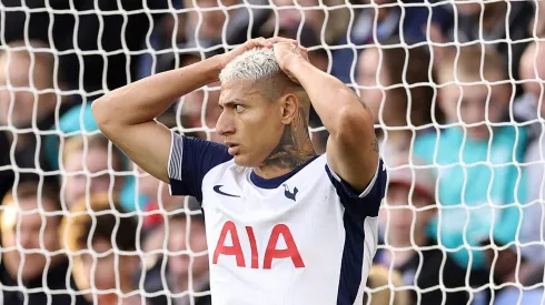 Richarlison, atacante do Tottenham, em ação pela Premier League