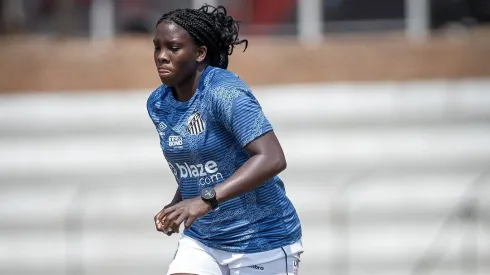 Fabiana Yaten, agora ex-Santos durante últimos treinos com as Sereias da Vila