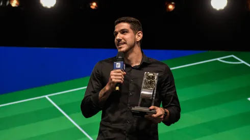 Nino melhor Zagueiro, durante premiacao do Campeonato Carioca 2023, realizado nesta segunda feira 10 de abril na Barra da Tijuca, Rio de Janeiro.