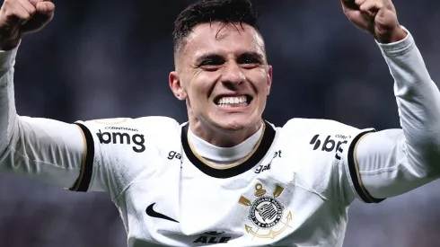 Mantuan comemorando gol durante partida entre Corinthians e Juventude, na Neo Química, pelo Campeonato Brasileiro.