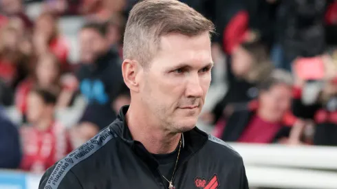 Paulo Turra tecnico do Athletico-PR durante partida contra o Libertad no estadio Arena da Baixada pelo campeonato Libertadores 2023. Foto: Robson Mafra/AGIF