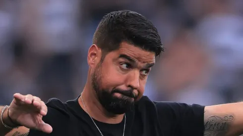 António Oliveira durante partida pelo Corithians.