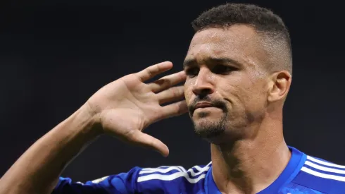 Ze Ivaldo jogador do Cruzeiro comemora seu gol durante partida contra o Vasco. Foto: Gilson Lobo/AGIF