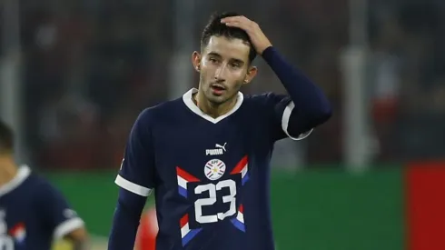 Villasanti, volante do Grêmio, pela Seleção Paraguaia