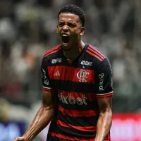 Carlinhos recebe proposta para sair do Flamengo e Filipe Luís tem resposta do atacante