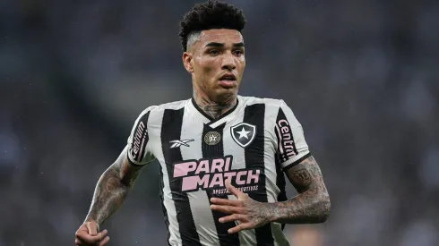 Botafogo vem recebendo sondagens de times ingleses pelo atacante Igor Jesus