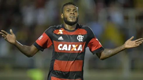 Marcelo Cirino, ex-Flamengo comemora seu gol durante partida da Copa do Brasil, no Raulino de Oliveira.