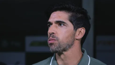 Abel Ferreira foi criticado por vários torcedores do Palmeiras por ter boicotado Rômulo em 2024