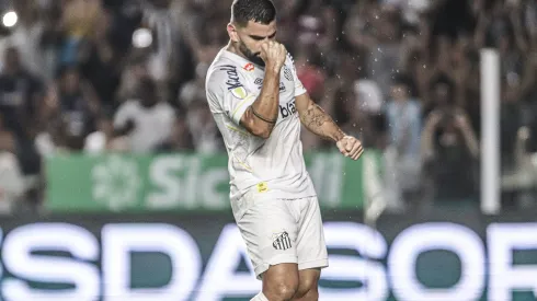 SP - SANTOS - 17/03/2024 - PAULISTA 2024, SANTOS X PORTUGUESA - Tomas Rincon jogador do Santos comemora seu gol durante partida contra o Portuguesa no estadio Vila Belmiro pelo campeonato Paulista 2024. Foto: Reinaldo Campos/AGIF