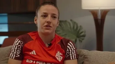 Letícia Debiasi, novo reforço para zaga das Gurias Coloradas revela expectativas para temporada e maior sonho