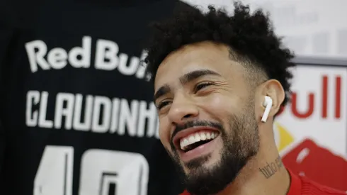 Claudinho, meia do Zenit, pelo Red Bull Bragantino