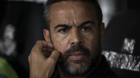 Artur Jorge admite interesse em contar com jogadores do Botafogo no Al-Rayyan, do Catar.