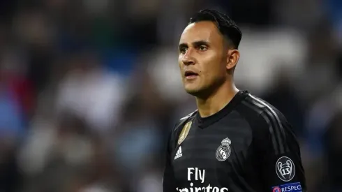 As negociações com o goleiro Keylor Navas, ex-Real Madrid com passagem por grandes clubes esfriaram e chegaram ao fim com o jogador fechando com outro clube